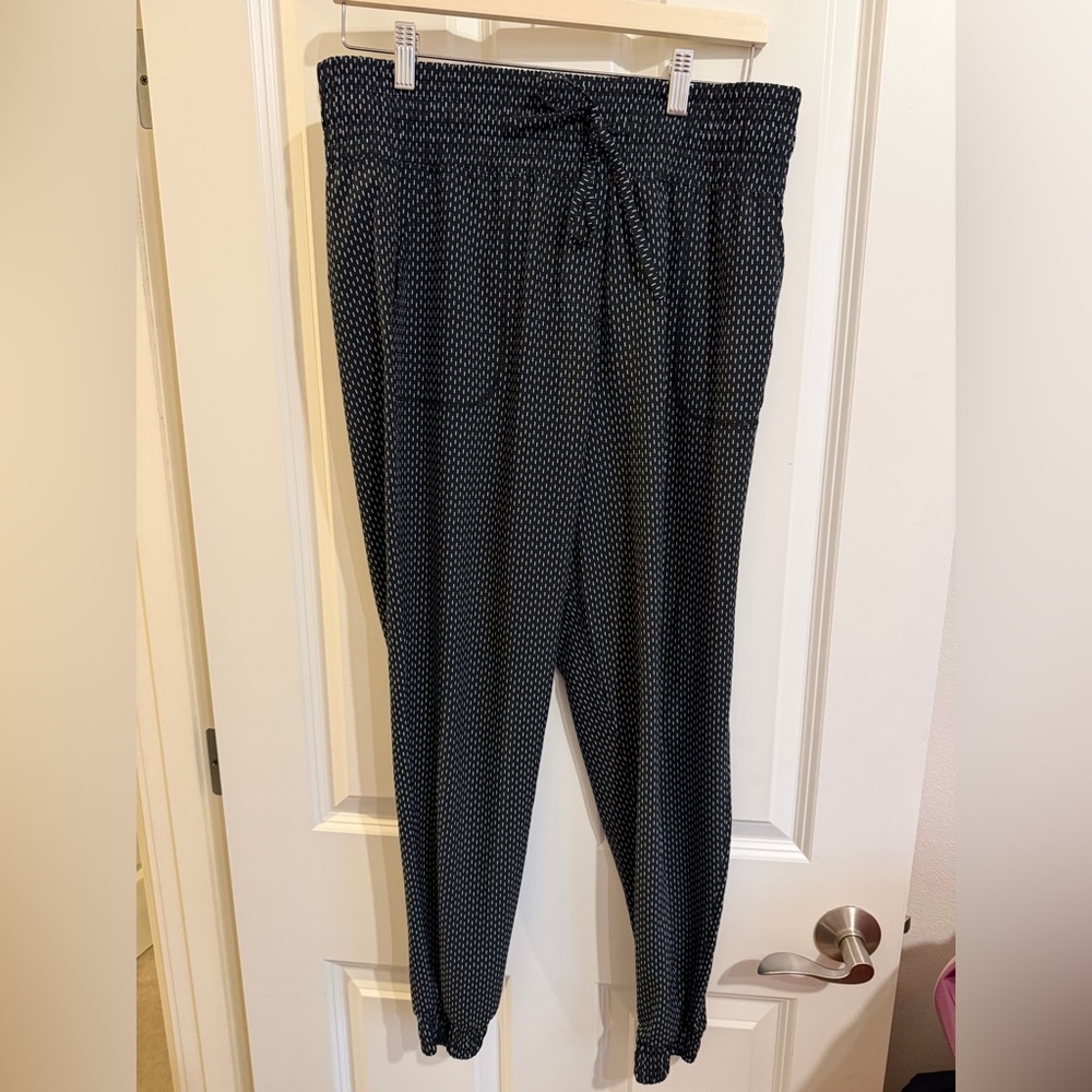 Albion, super light weight jogger. Size medium.